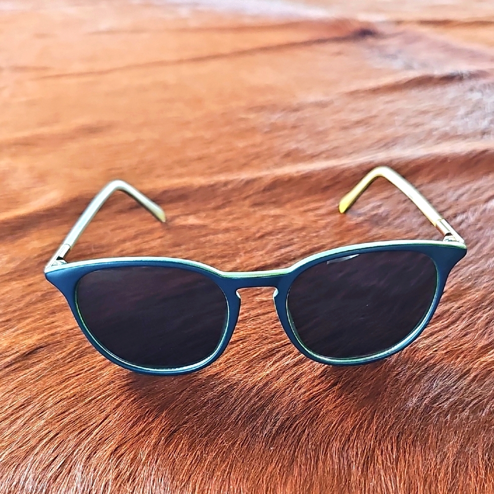 Stylish Blue Sunglasses